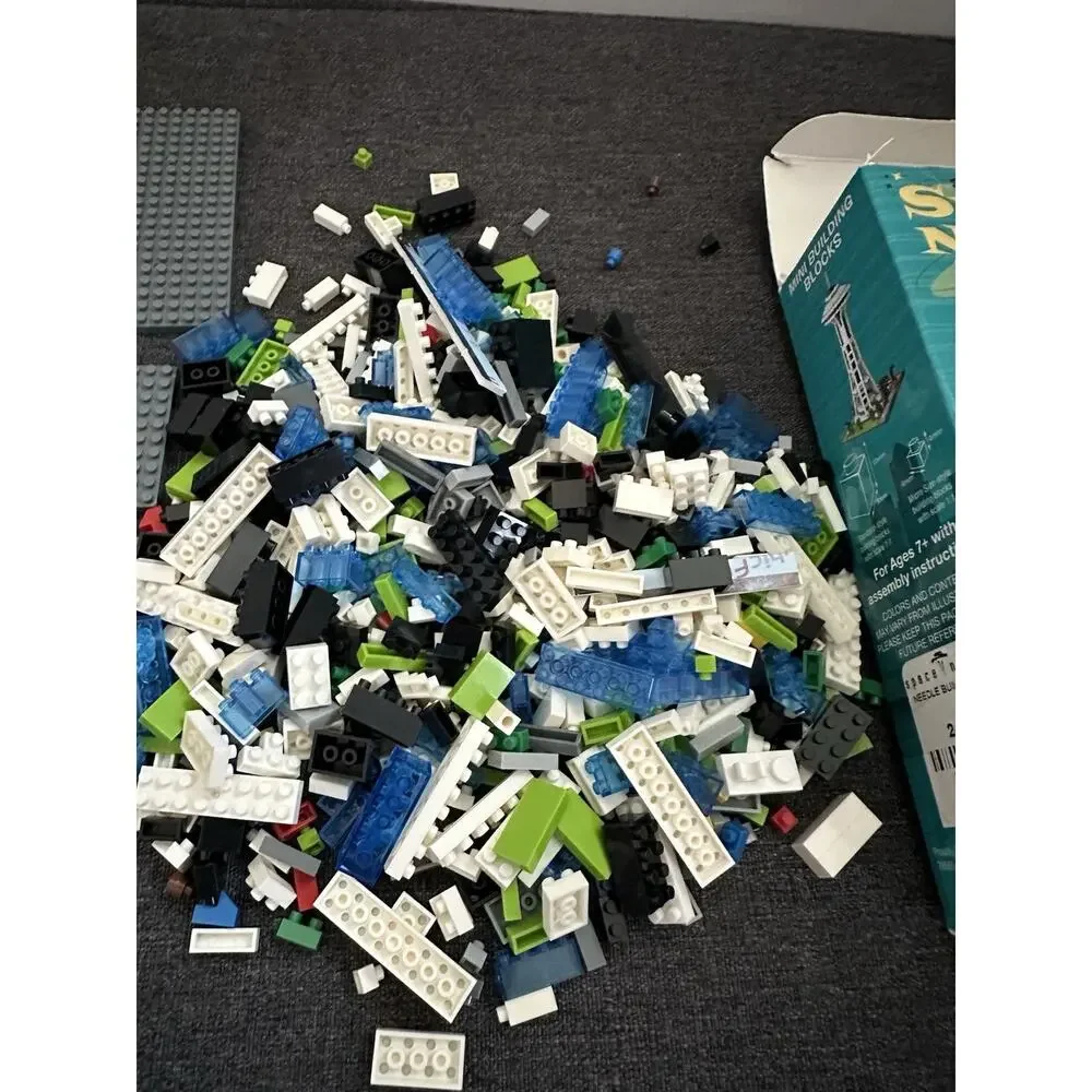 Seattle Space Needle Mini Building Blocks 821 Pc Set Open Incomplete Unknown